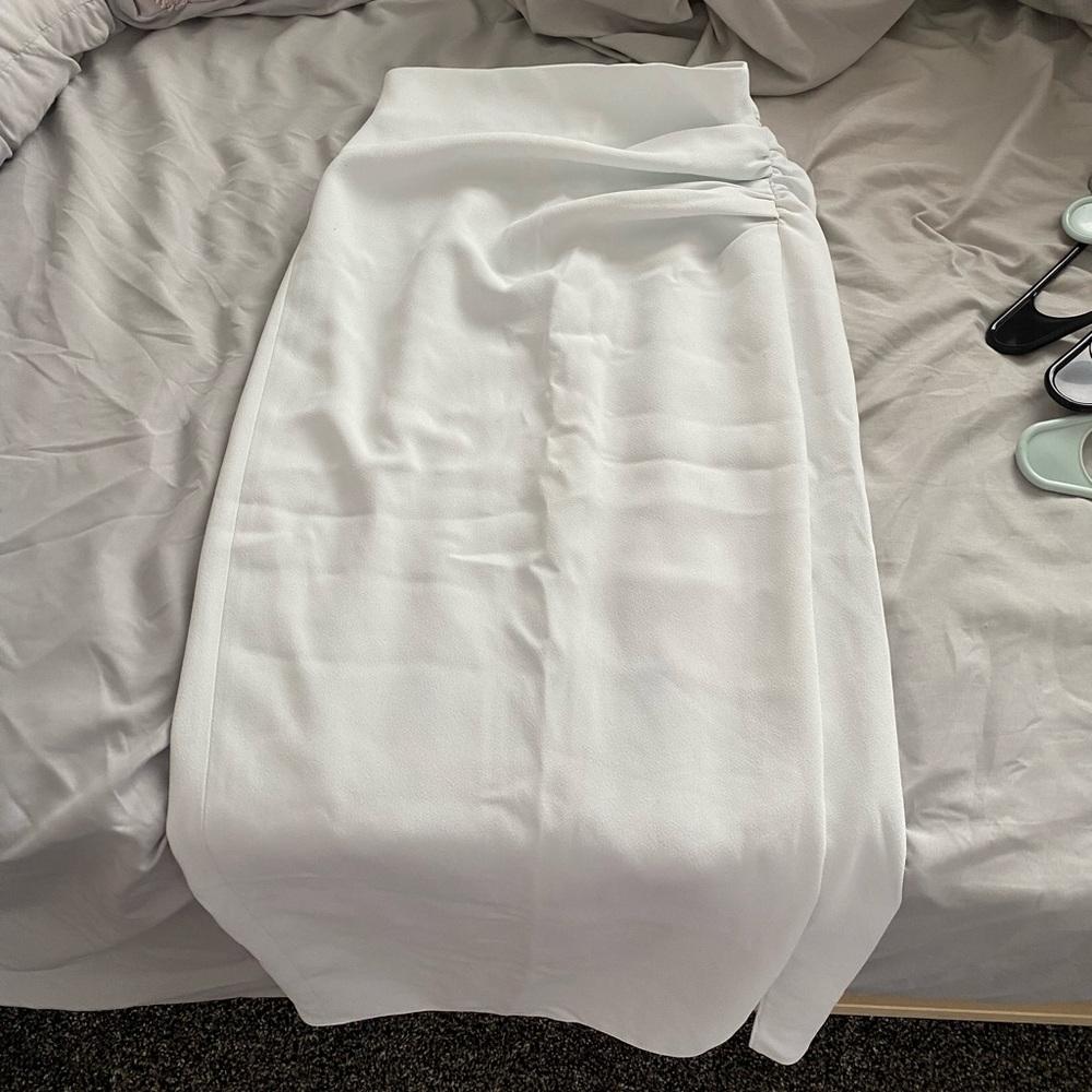 Zara white midi skirt, xs, Used like 2 times,